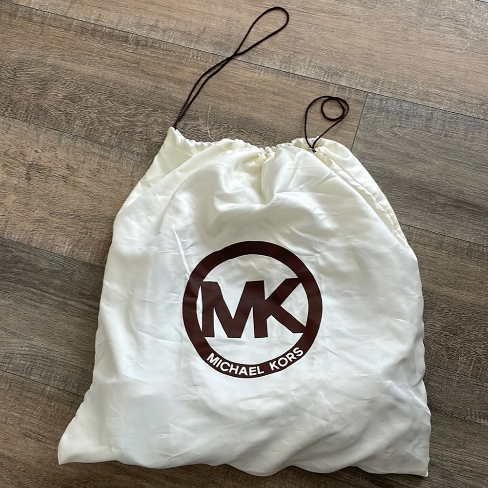 In very good condition with dust bag